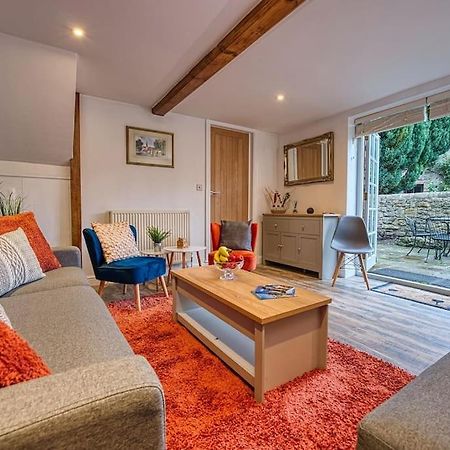 Delightful Two-Bedroom Cottage In The Heart Of 贝克韦尔 外观 照片