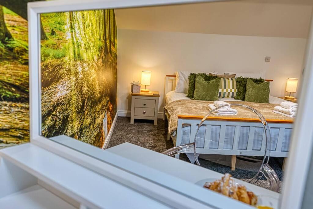 Delightful Two-Bedroom Cottage In The Heart Of 贝克韦尔 外观 照片