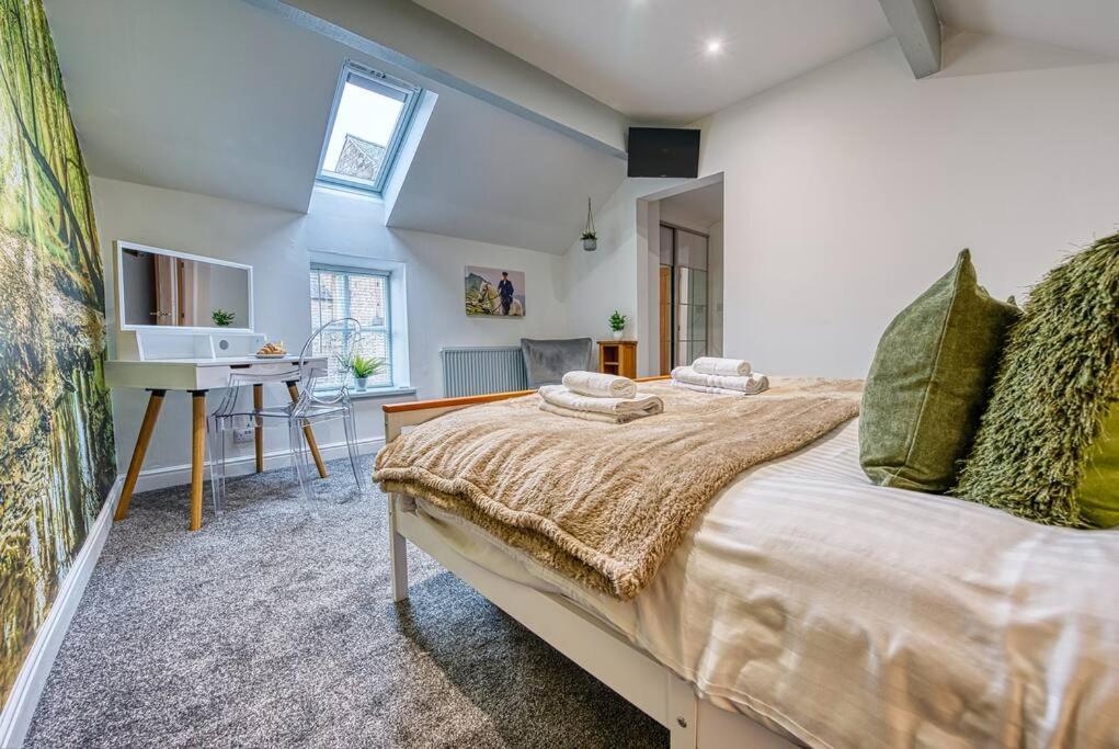 Delightful Two-Bedroom Cottage In The Heart Of 贝克韦尔 外观 照片